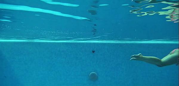  Sazan Cheharda on and underwater naked swimming